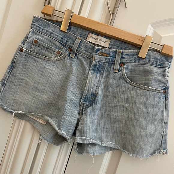 Levi's Jeans Shorts - Picture 2 of 2